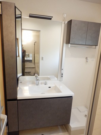 こだわりのコの字型キッチン＆スタイリッシュな水廻り設備にリフォーム